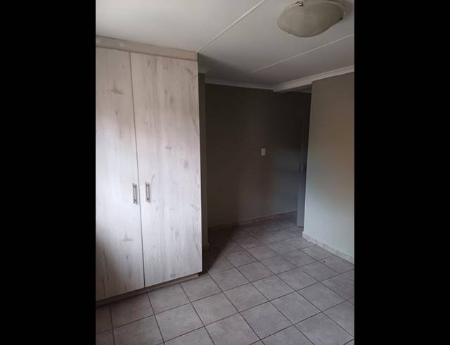 3 BEDROOM APARTMENT FOR SALE IN SUNNYSIDE